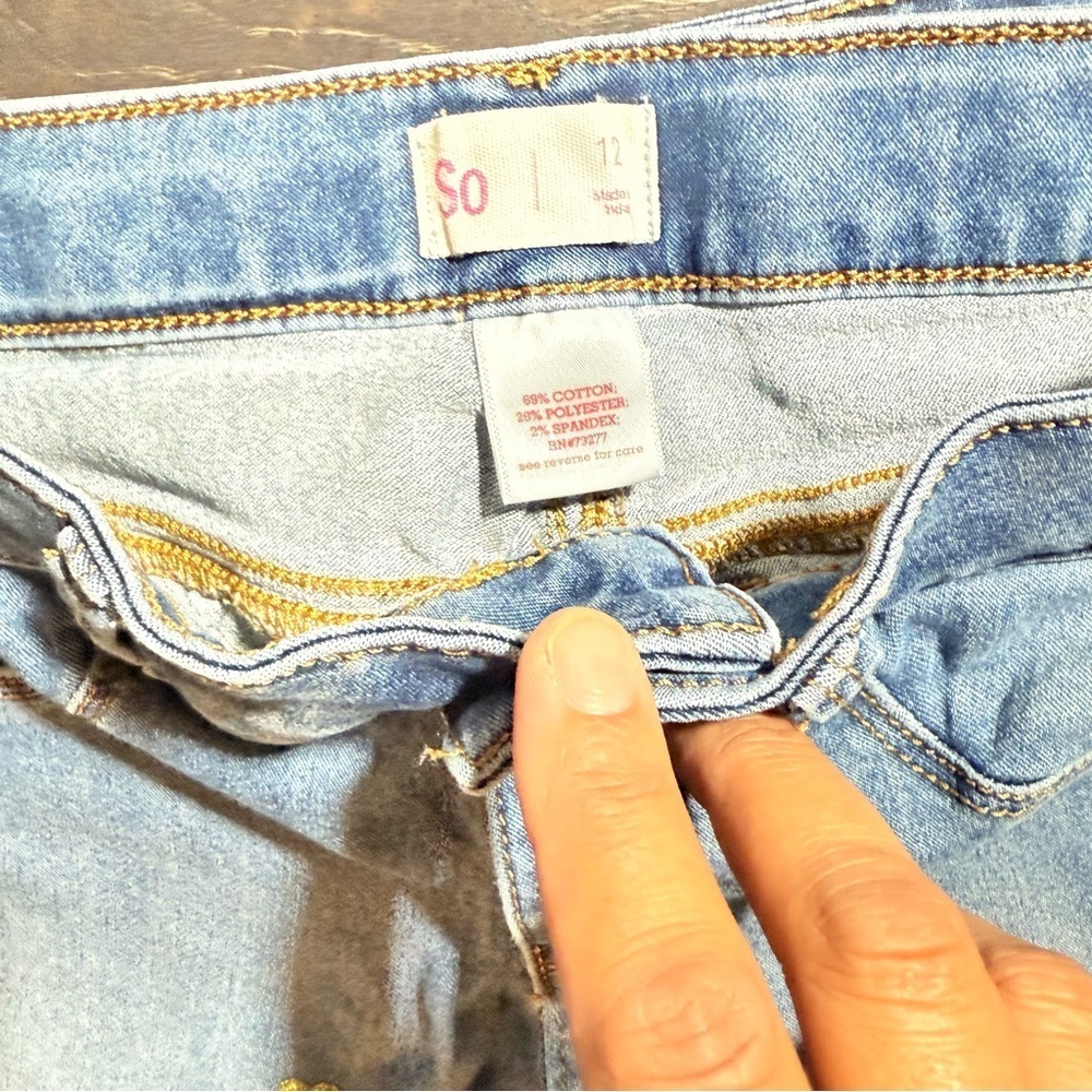Stylish Denim Shorts Collection - Picture 4 of 7